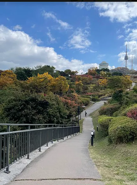 首爾南山白凡廣場