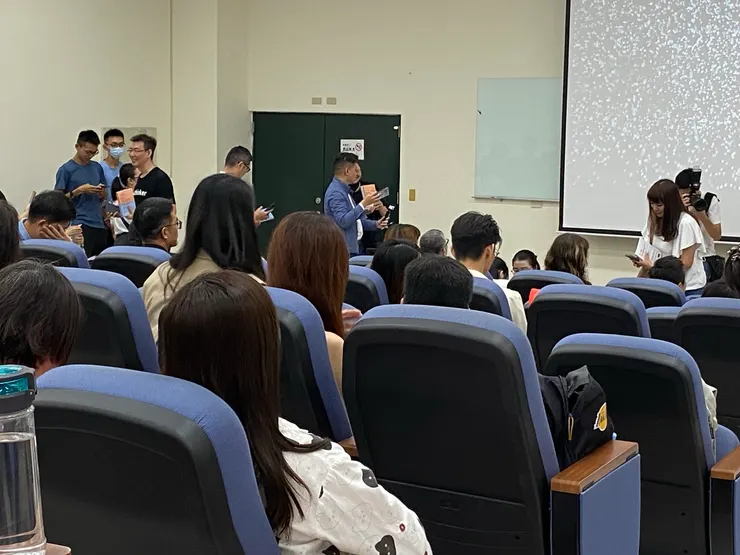 此時此刻，最珍貴的時刻就是在現場受到感動與激盪的時刻