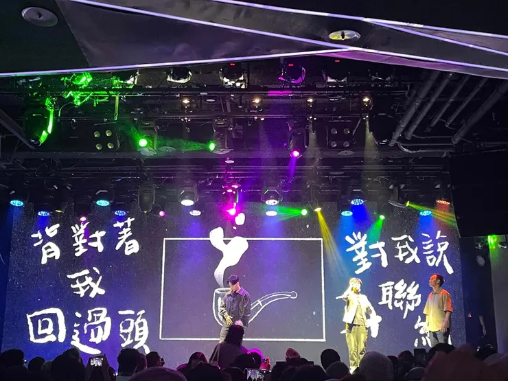 歌手/熊仔、手語表演者/丘安  牛暄文