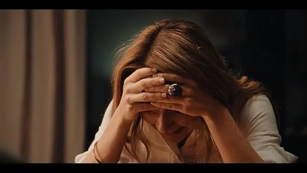 飾演貝拉的演員真的很會演，把那種表演型人格的狀態呈現的既真實又討人厭