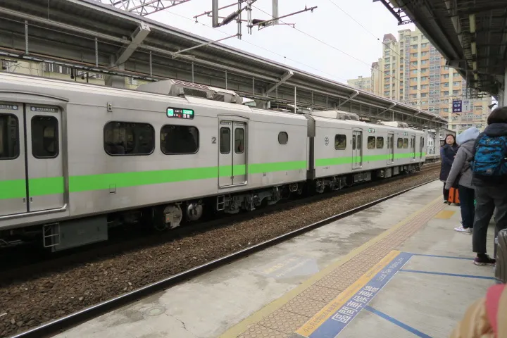 在月台等車,要出發去玉里