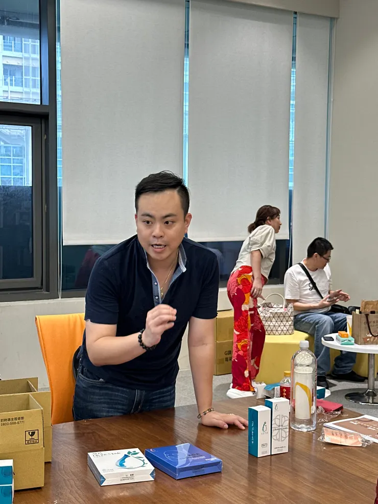 民視美鳳有約 製播會議：YDNA雅典娜-創辦人 賴菲利。YDNA雅典娜/提供