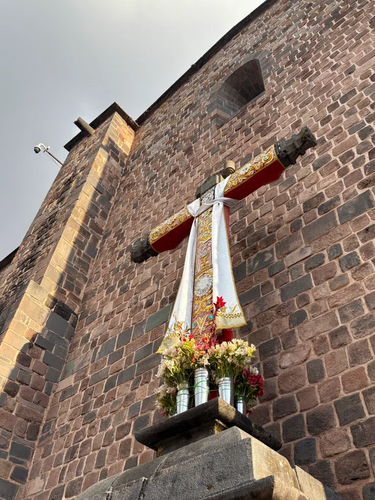 太陽神殿旁的聖克拉拉修道院教堂