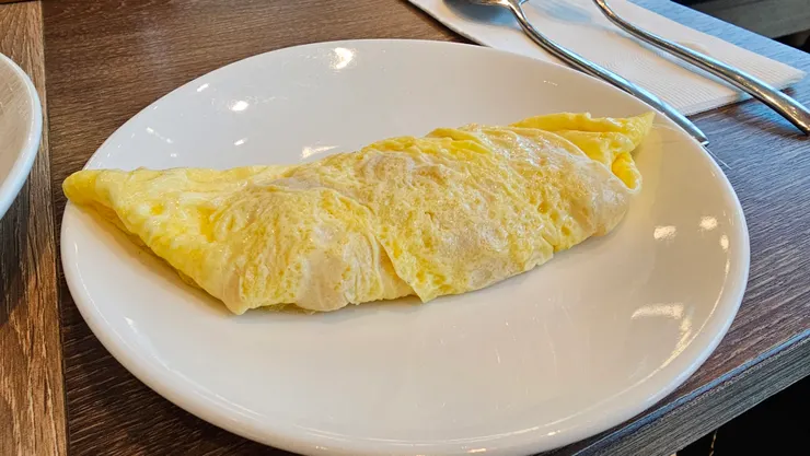 內餡固定是玉米的歐姆蛋也很好吃!會拉絲喔!