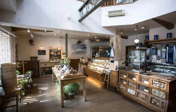 以上圖片截取自官網https://www.meiji-yakata.com/ja/takeout/