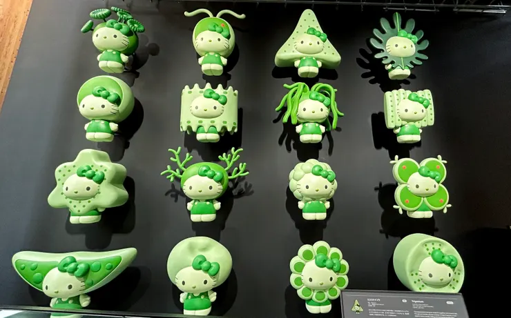 日本館排排站的綠藻Hello Kitty，比想像中的還要大隻！