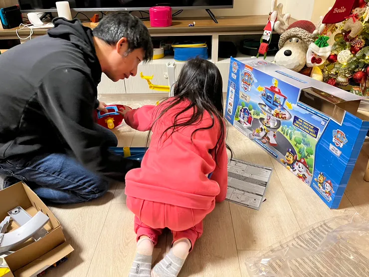 小貝許願很受歡迎的玩具，雖然我不太喜歡龐大的塑膠玩具，但一年一次，親子間的愛與陪伴，無價！