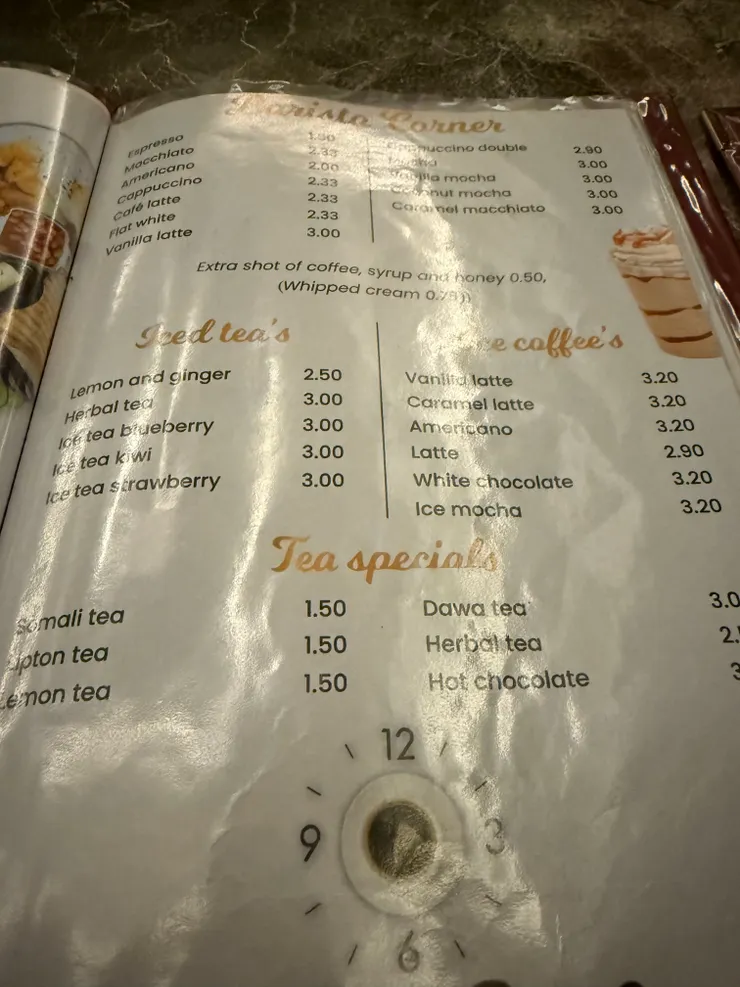 當地網美餐廳菜單，這邊寫的是美金，大概台幣200-300就可吃飽