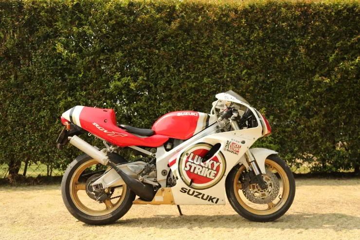 1995年Suzuki RGV250Г VJ23 Lucky Strike