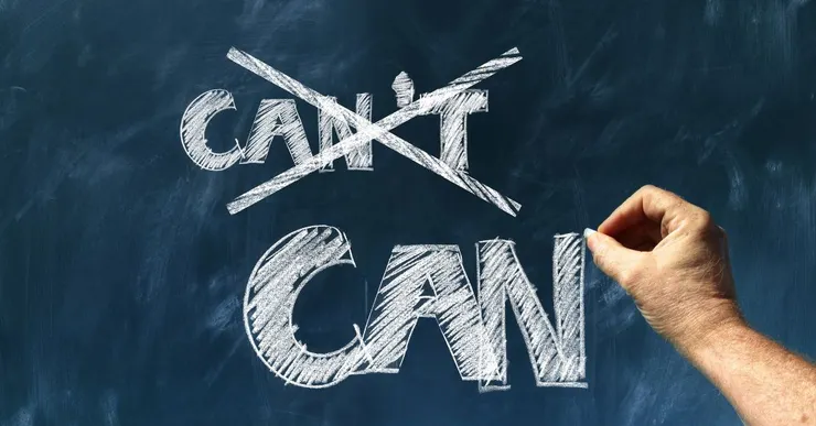 「技能提升」指的是企業透過額外的教育與訓練，幫助員工擴展技能，以適應不斷變化的工作角色。隨著 AI 在工作中的應用日益普及，技能提升不僅是企業提升競爭力的手段，也成為員工職涯發展的關鍵。圖片來源：canva