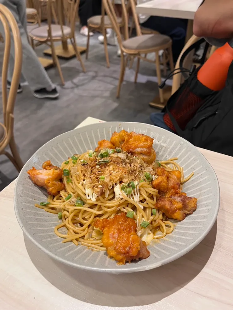 炸雞廣島燒風義大利麵 160元