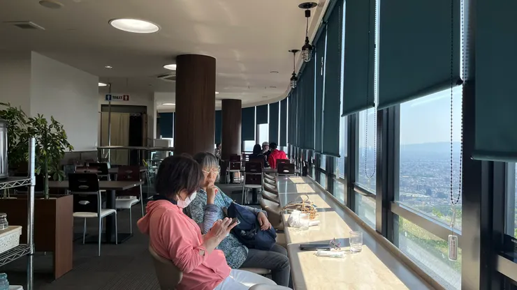 避開用餐時段比較容易達成。