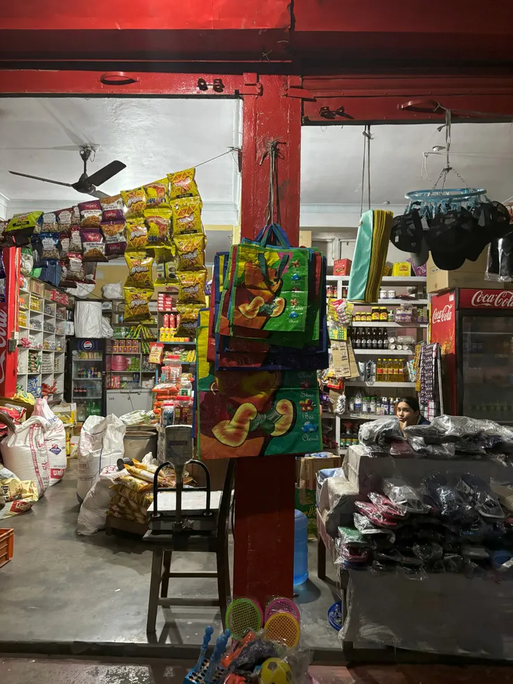處處林立的小商販店