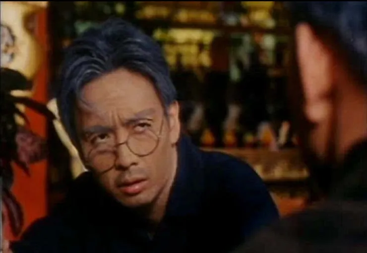 他得知父親已死的錯愕眼神。（圖片截自網絡）