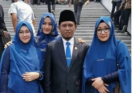 https://www.asiaone.com/asia/indonesian-mp-says-his-three-wives-are-proof-polygamy-can-be-good-and-harmonious