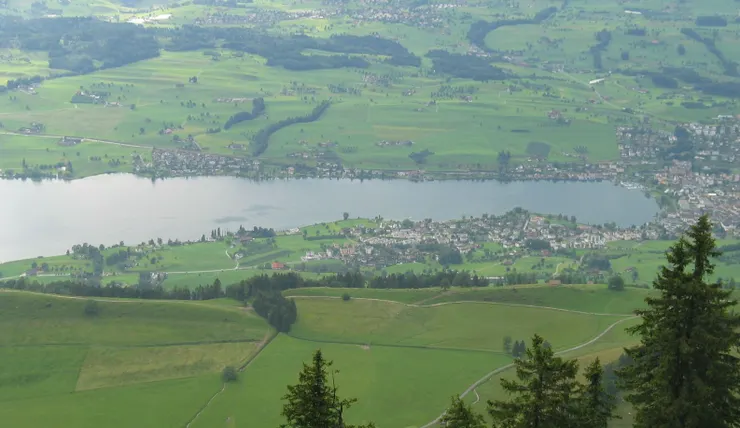 瑞吉山列車（Rigi Railway）俯瞰山下景色