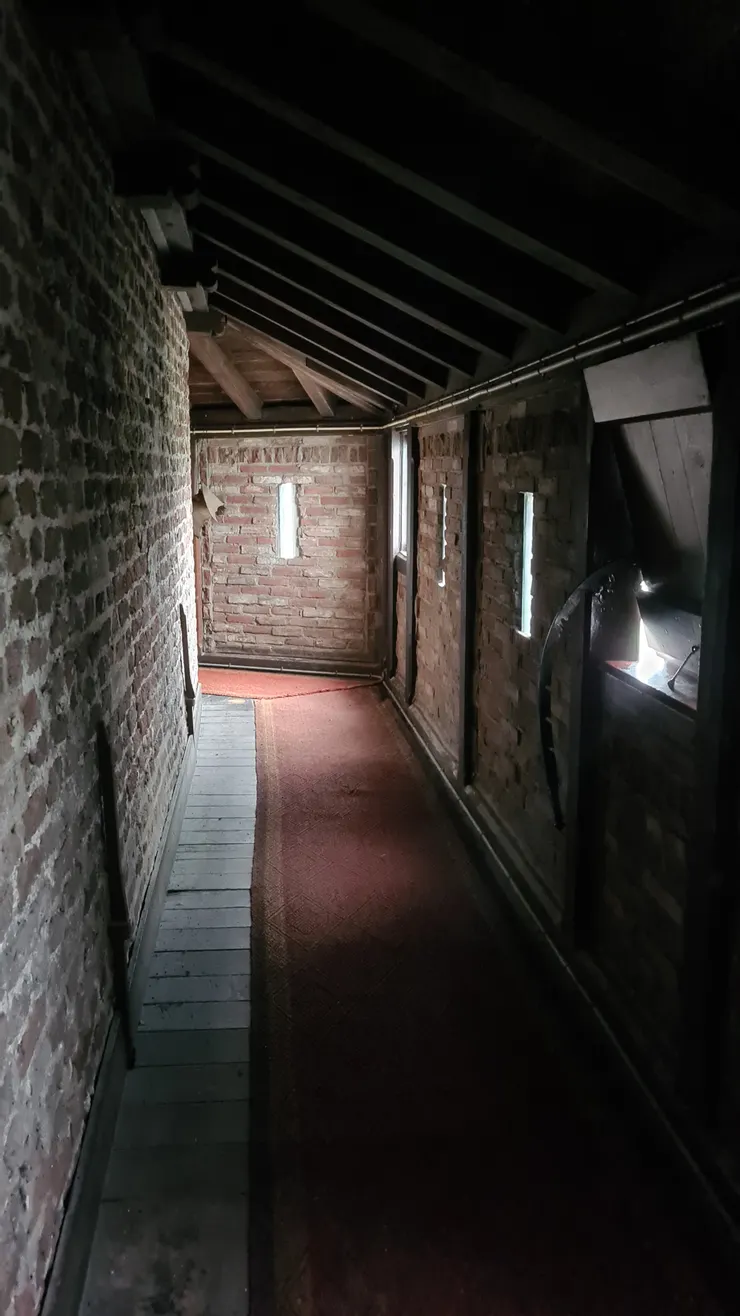 此為僕人與家丁專用的木製秘道，同時兼具防禦功能。（攝影：王幸慈）