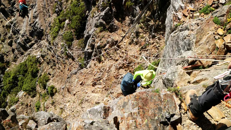 素斷第一段下降(8米)