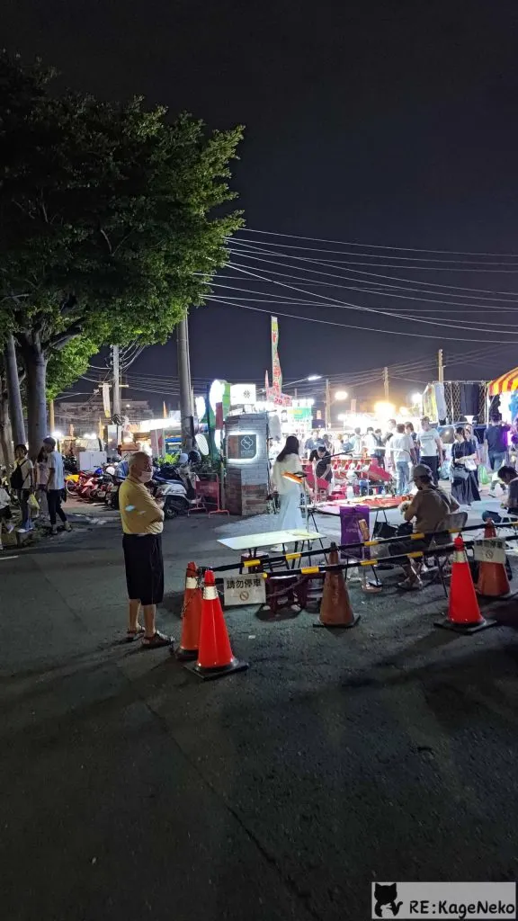 滿滿人潮與車潮