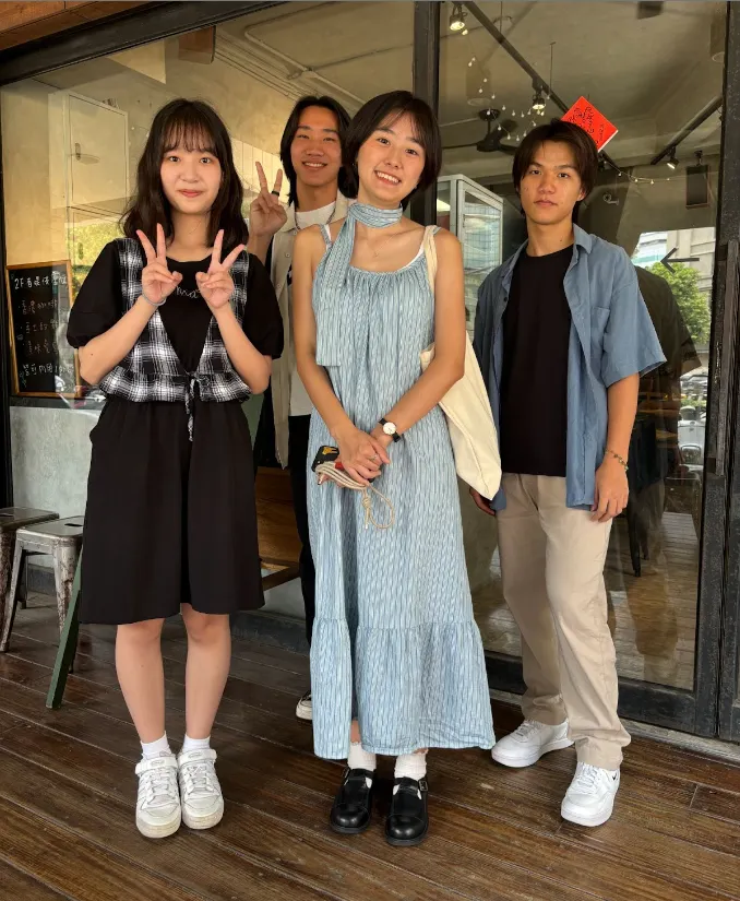 我們和阿實的合照