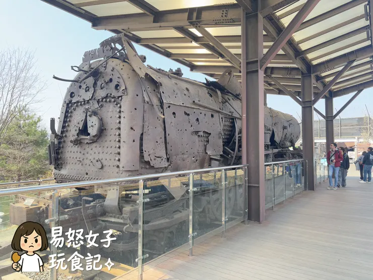 曾經歷戰火的蒸氣火車頭