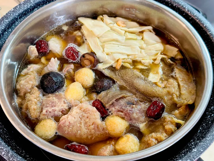 【冊子年菜推薦】年菜宅配開箱實錄｜免備料快速上桌的藏冊珍饌，讓除夕圍爐輕鬆又有面子