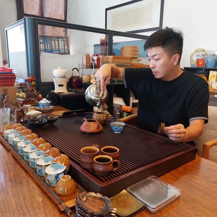 “喝茶、聊天、做生意”,以茶會友。