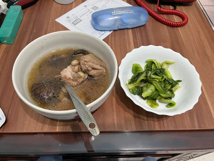 奇奇怪怪湯也滿好喝的。