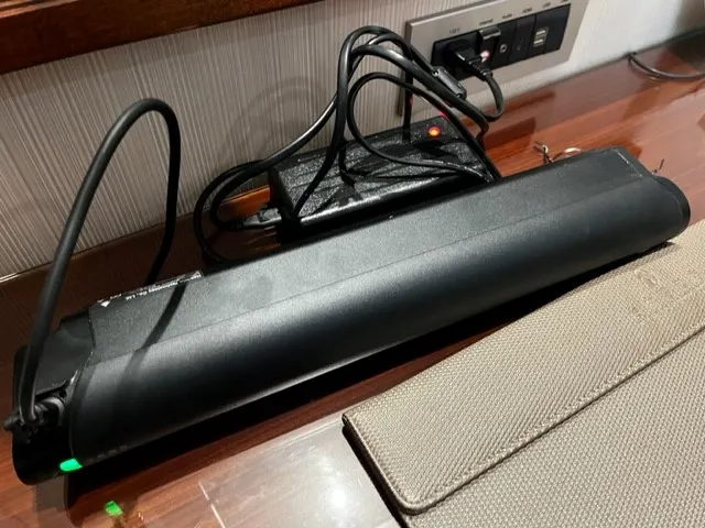 電輔車的缺點，每天要充電