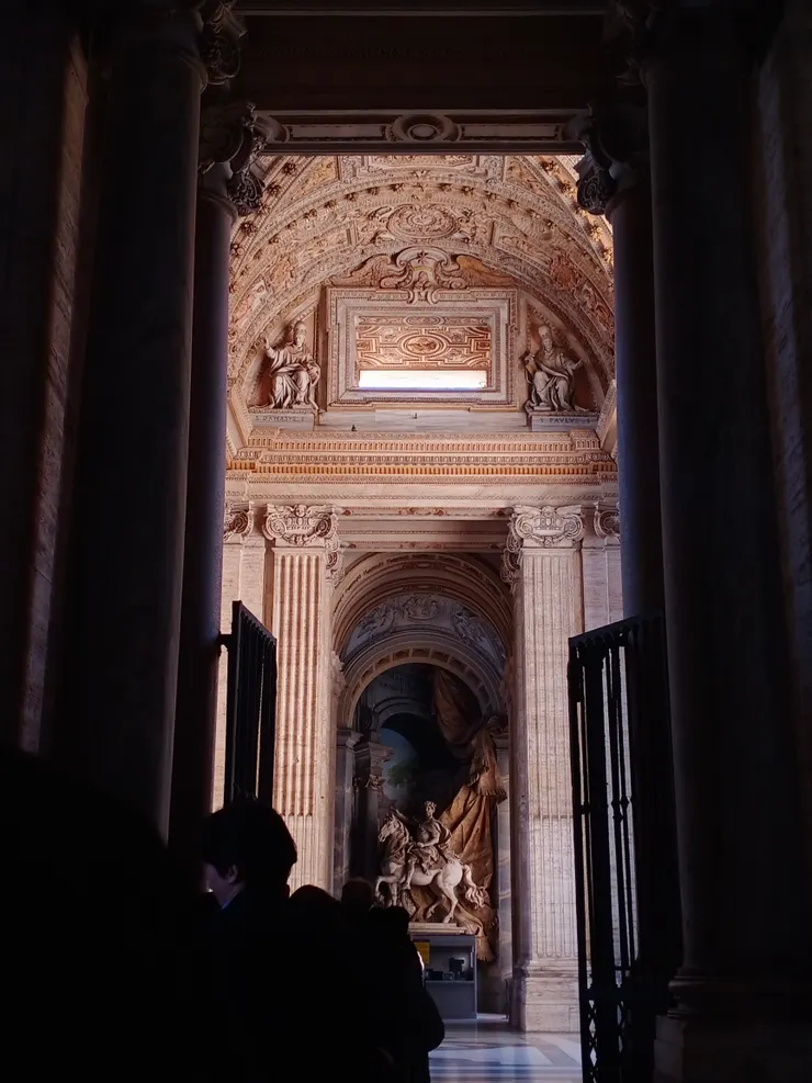 ▲整個排隊的過程，牆壁和天花板都非常好拍！推薦大家到現場感受！