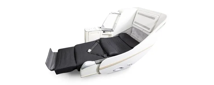 而這是換機型（773）後的Prestige Sleeper，各位可以看到是極度Exposed毫無隱私性可言的大通鋪牙科床型。。。