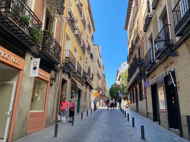 從飯店走去安東馬丁市場的路上