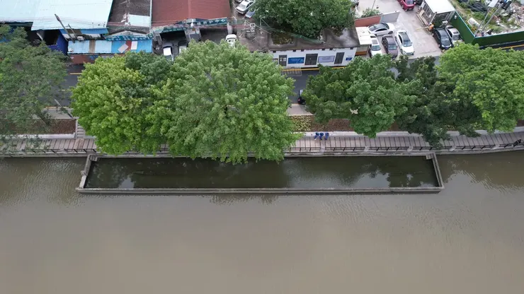 廣州車陂村浸水保護的木龍舟，作者自攝