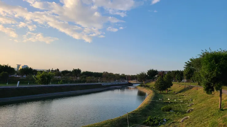 眼睛休養兩星期假，周五就結束了，呃，總不會這個都有人猜中是哪裡吧。