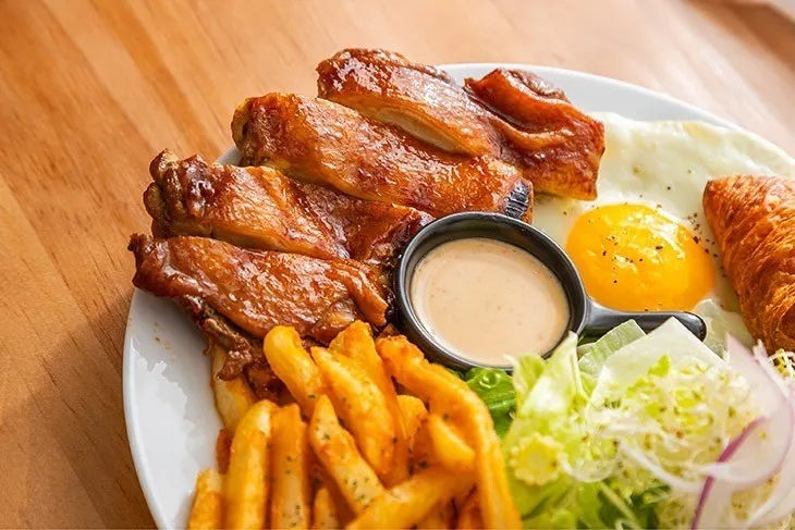 香噴噴的雞腿排