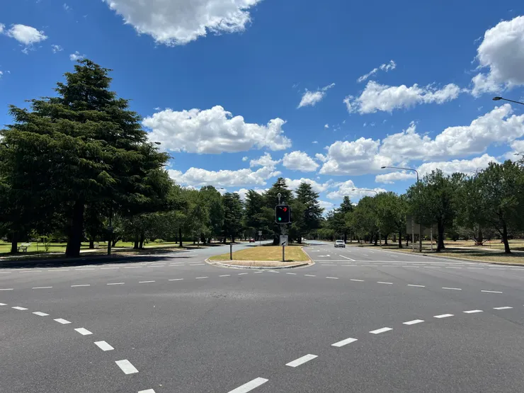 寬敞的坎培拉街道