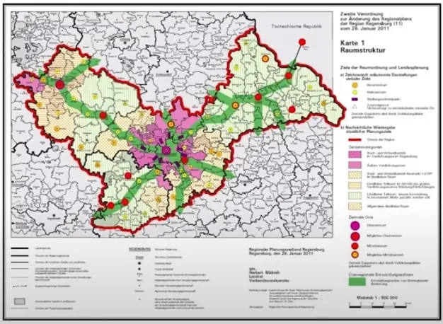 德國區域計畫圖，以中地理論界定9階層，綠線為橫貫道路