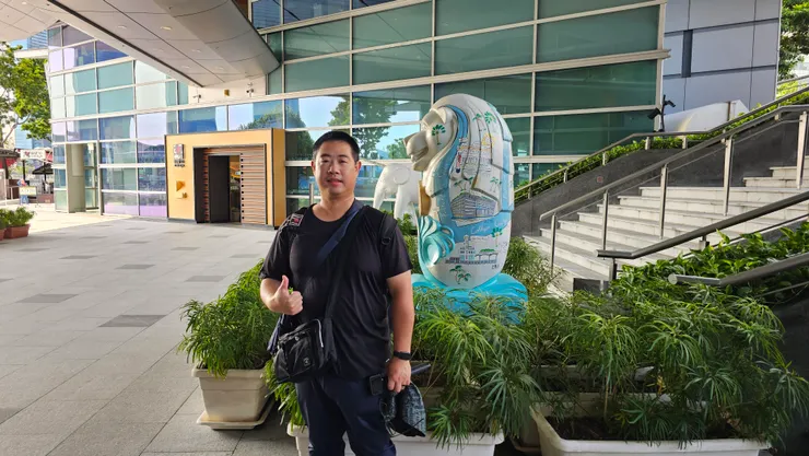 這是新加坡的其中一座魚尾獅!當然不是本尊!本尊在前面一點點的地方!