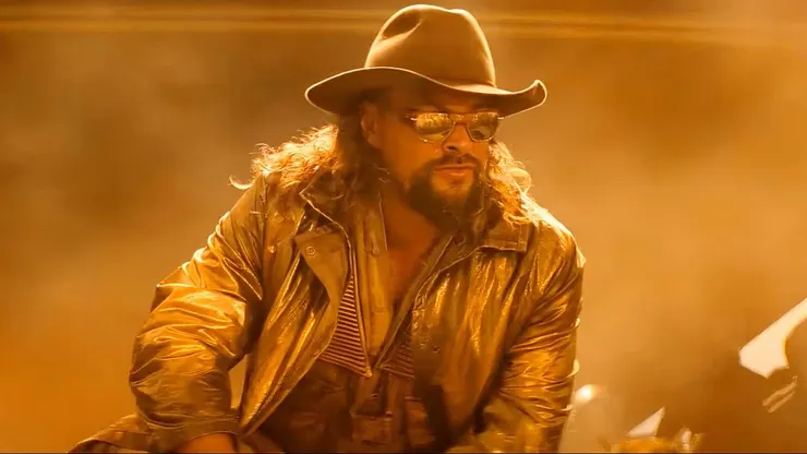 傑森・摩莫亞的意外加入，讓混亂的氣憤變得更熱鬧。