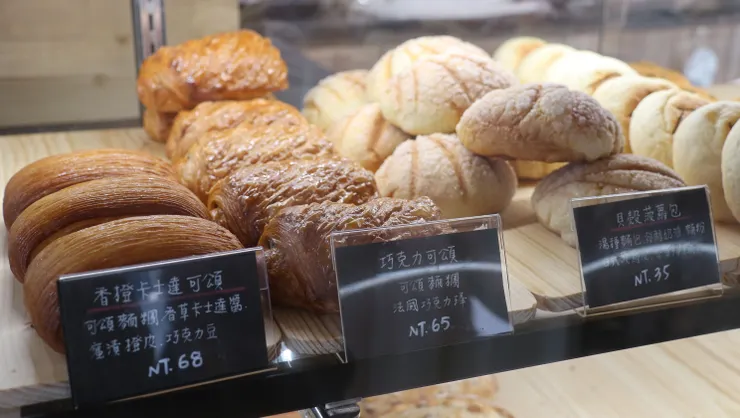 四蒔甜點每天製作的品項有限，常常熱門口味一上架就被搶購一空