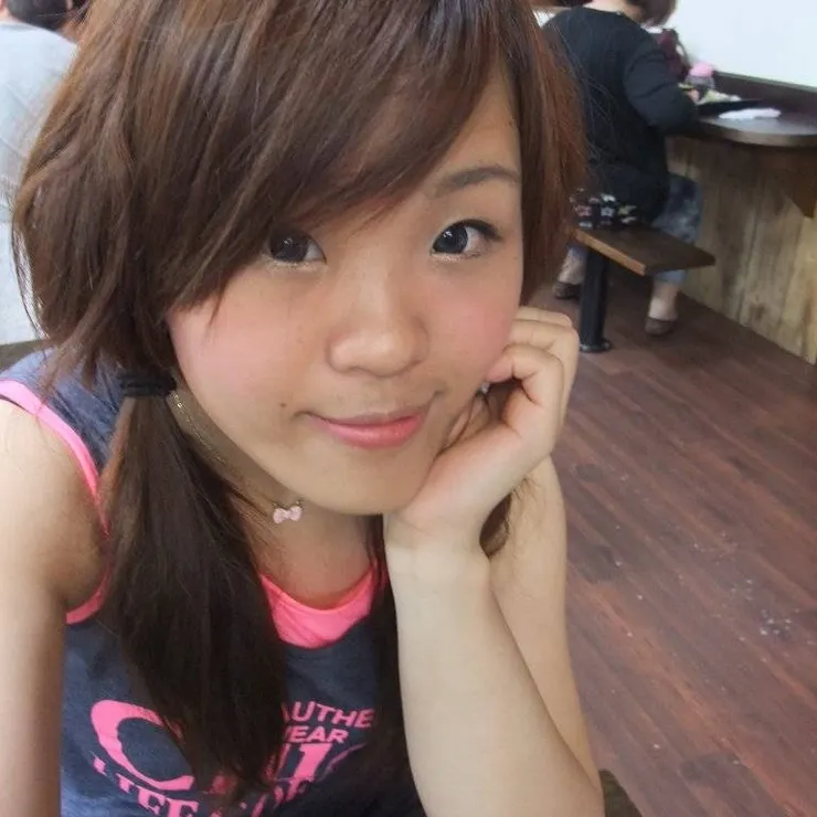 30歲的我，意圖想用美貌（？）來擄獲讀者的小說家，但可能沒成功