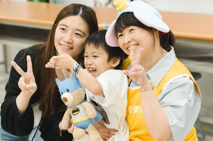 （圖說：新北市政府社會局委託伊甸基金會辦理新北市第1區早期療育社區資源中心，舉辦「伊起逛熊甸」，陪孩子一起看見成長的可能。）