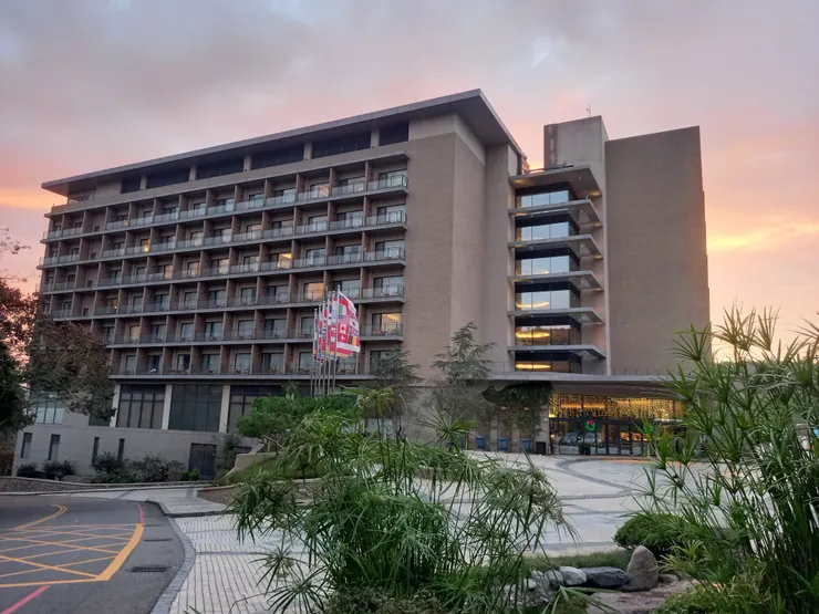 日月潭雲品酒店氣派的外觀與夕陽!