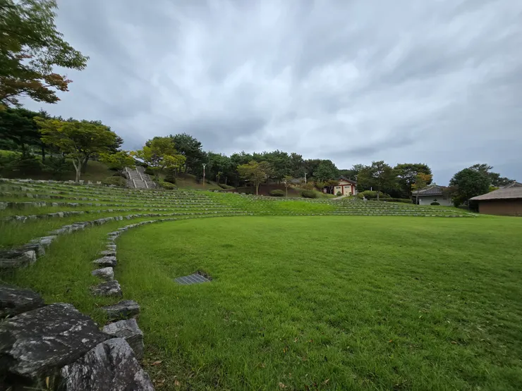 『環形階梯廣場』