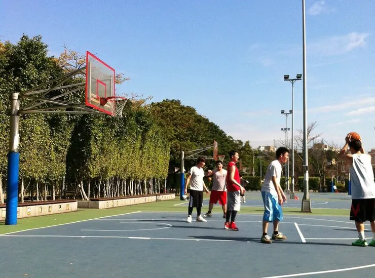 我的籃球青春都在青年公園籃球場