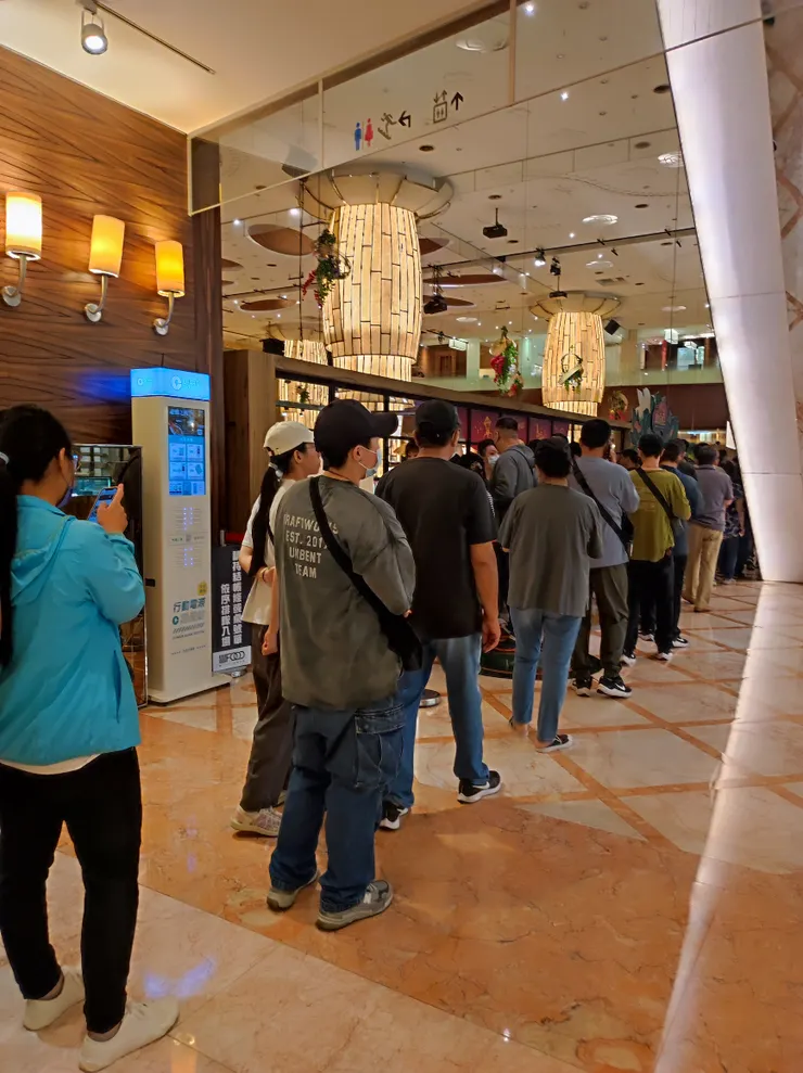 平日人還這麼多