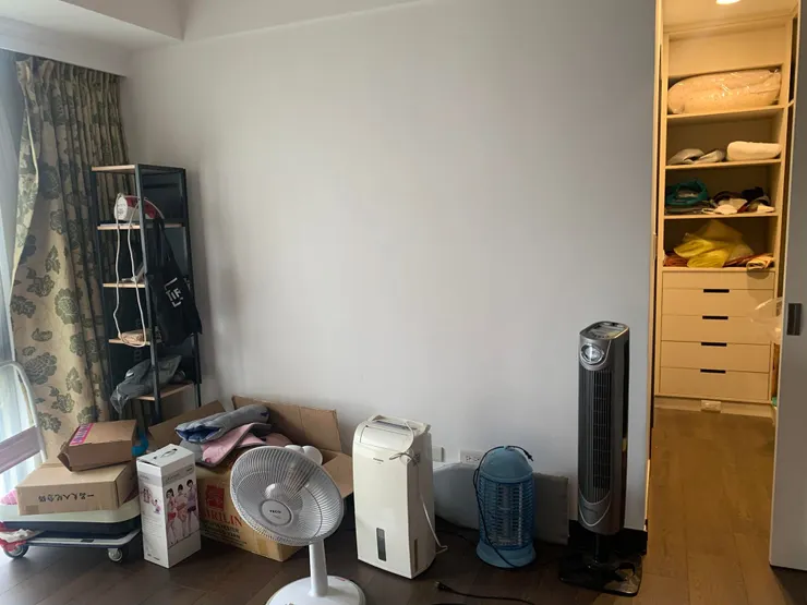 整理前,大房間區
