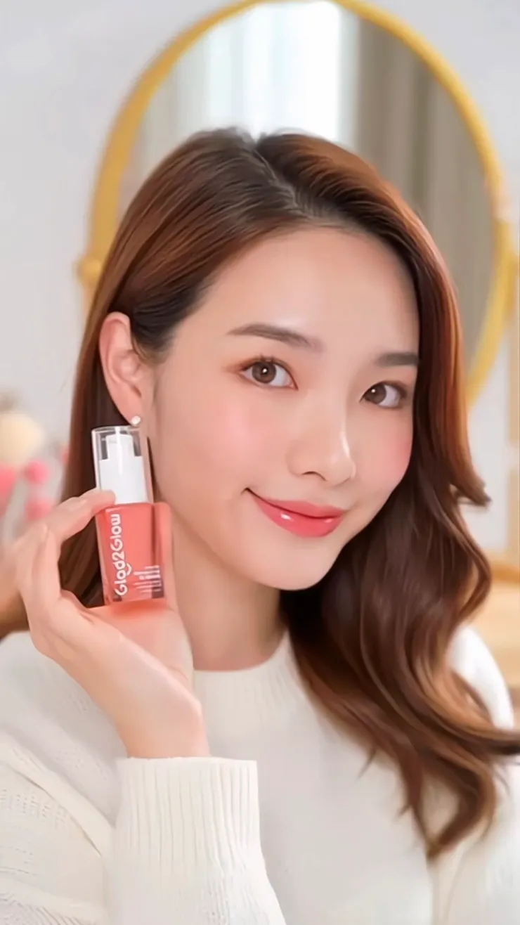 高效的護膚,在於選對真正能被肌膚吸收的營養。Glad2Glow 紅石榴透亮精華,以精準、溫和且清爽的配方,守護您的每一吋肌膚,讓您告別暗沉與痘痕,重現細緻、透亮的理想膚質。