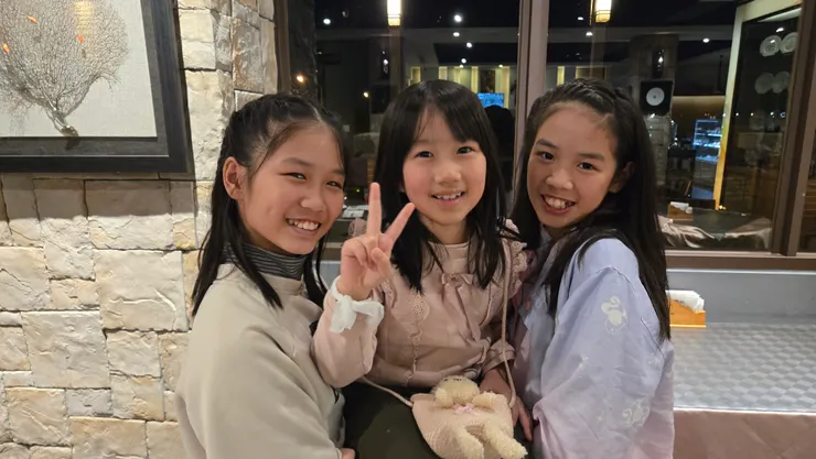 安可愛與表姊們