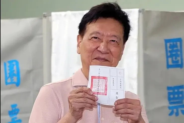 趙少康投反對罷免時的違法亮票行為